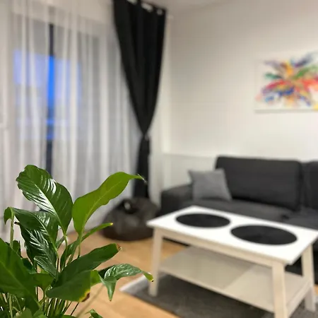 Appartement Bright&cozy-coresi C5 *